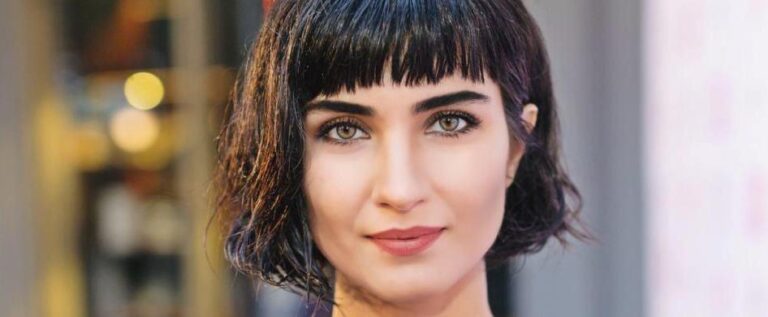 Tuba Büyüküstün – ile ma lat, ciekawostki, zdjęcia