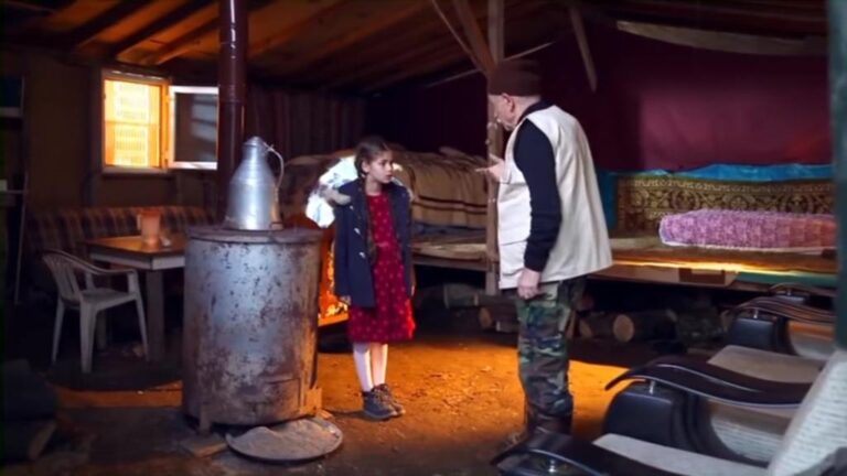 Elif odcinek 622: Elif ucieka do chaty w lesie! Umit wraca do rezydencji! [Streszczenie + Zdjęcia]