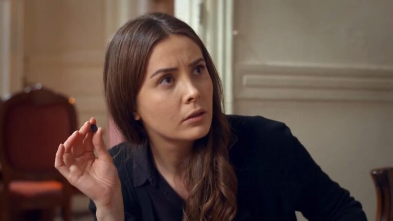 Elif odcinek 625: Emiroglu znajdują podsłuch w swoim domu! Yusuf domyśla się, kto im go podłożył! [Streszczenie + Zdjęcia]