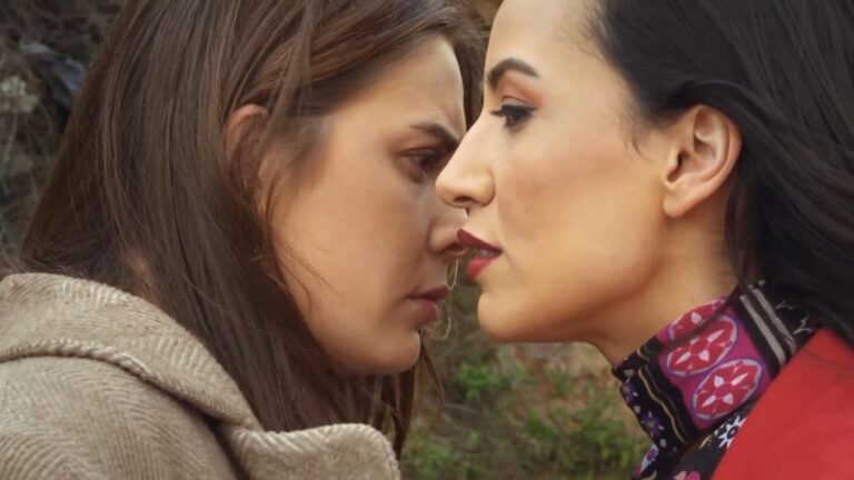 Elif odcinek 626: Emiroglu odgrywają przed Arzu przedstawienie i zwabiają ją w pułapkę! [Streszczenie + Zdjęcia]