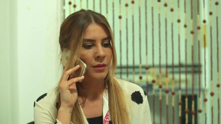 Elif odcinek 640: Melek nakrywa dziewczynki z dużą sumą pieniędzy! Szef klubu nie pozwala Sitare odejść! [Streszczenie + Zdjęcia]