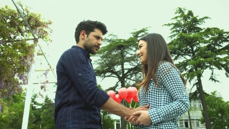 Elif odcinek 652: Selim dowiaduje się, że będzie ojcem! Yusuf widzi Melek z innym mężczyzną! [Streszczenie + Zdjęcia]