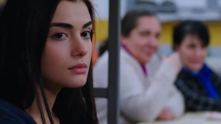 Przysięga odcinek 300: Firdevs podrzuca Reyhan narkotyki! Ucel wyznaje Emirowi prawdę! [Streszczenie + Zdjęcia]