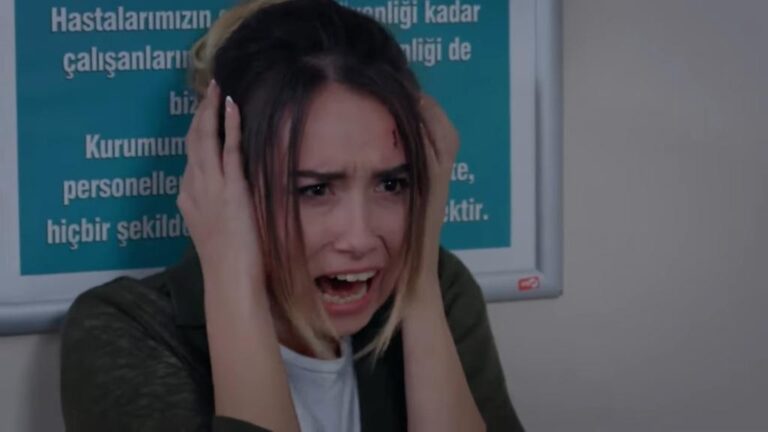 Elif odcinek 885: Kerem zawozi Parlę do szpitala! Ta udaje kolejny atak histerii! [Streszczenie + Zdjęcia]