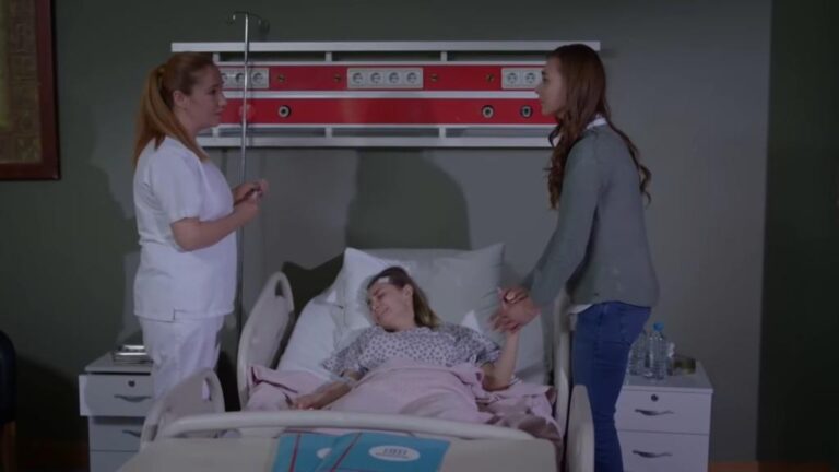 Elif odcinek 892: Parla dowiaduje się, że nie będzie mogła chodzić! Jest zrozpaczona! [Streszczenie + Zdjęcia]