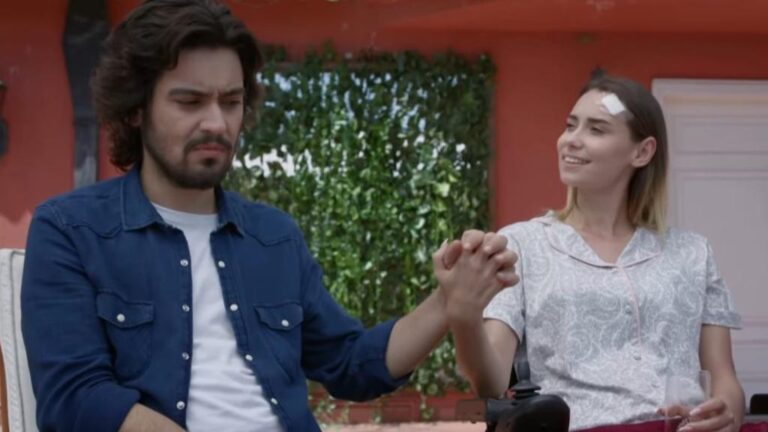 Elif odcinek 916: Policja lokalizuje sygnał telefonu Mustafy! Parla zaprasza Sureyyę na swój ślub z Keremem! [Streszczenie + Zdjęcia]