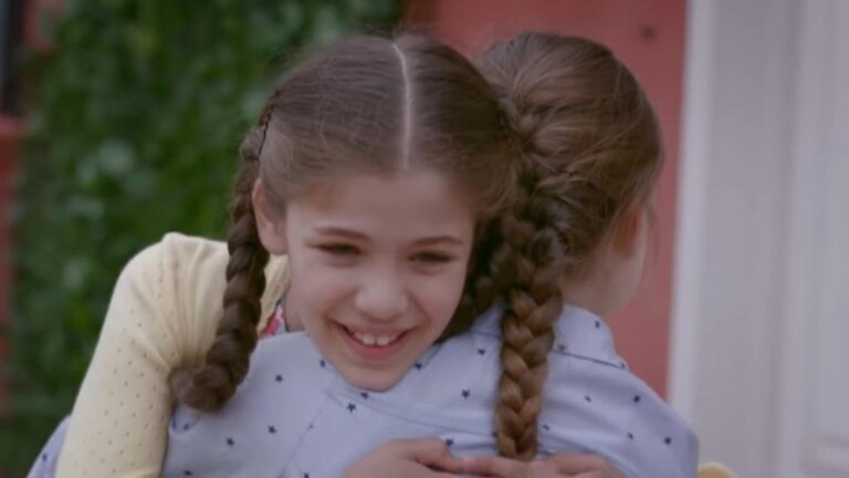 Elif odcinek 919: Spotkanie Elif i Inci! Parla przymierza suknię ślubną! Tarik sprzedaje akcje! [Streszczenie + Zdjęcia]