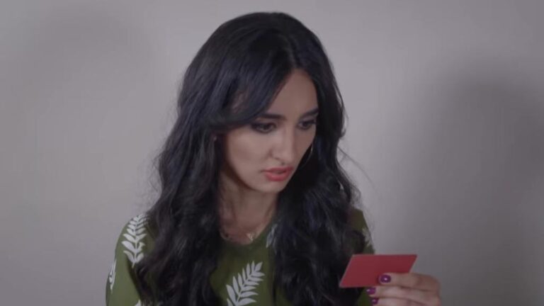 Elif odcinek 923: Alev odkrywa, że Safak kupił Julide pierścionek! Postanawia pokrzyżować mu plany! [Streszczenie + Zdjęcia]