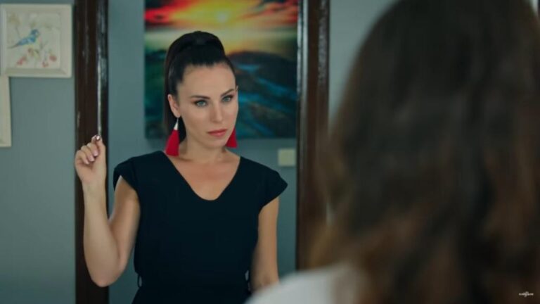 Przysięga odcinek 389: Narin wpada do basenu! Oya znajduje kolczyk Feride przy łóżku Emira! [Streszczenie + Zdjęcia]