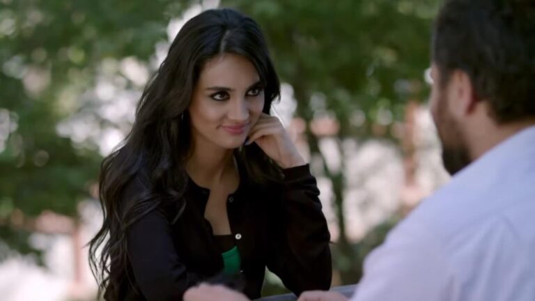 Elif odcinek 964: Safak widzi, jak Tufan daje Julide kwiaty! Alev triumfuje! Rana ostrzega Asli! [Streszczenie + Zdjęcia]