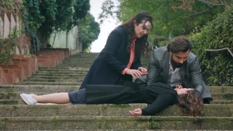 Przysięga odcinek 442: Songul zrzuca Feride ze schodów! Operacja Kumru kończy się powodzeniem! [Streszczenie + Zdjęcia]