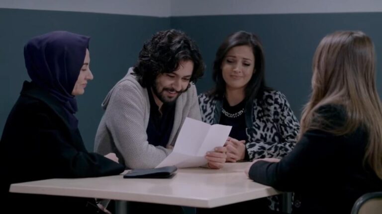 Elif odcinek 1029: Bliscy Kerema odwiedzają go w więzieniu! Asli składa rezygnację! [Streszczenie + Zdjęcia]