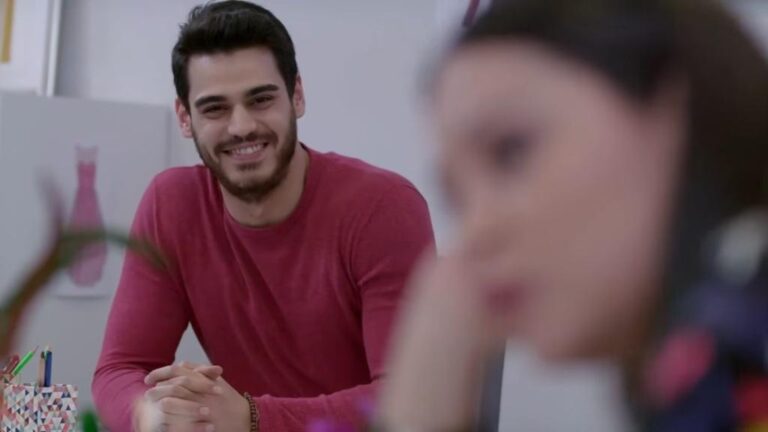 Elif odcinek 1034: Birce uświadamia sobie, że Akin może być jej tajemniczym wielbicielem! [Streszczenie + Zdjęcia]