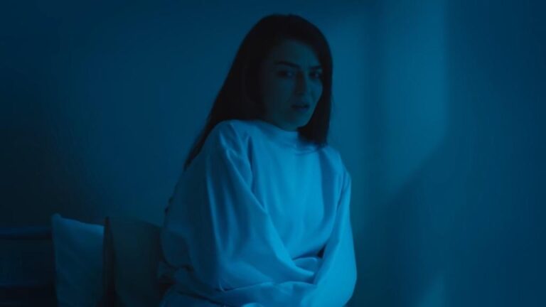 Przysięga odcinek 475: Kumru w kaftanie bezpieczeństwa! Feride chce oddać się w ręce policji! [Streszczenie + Zdjęcia]