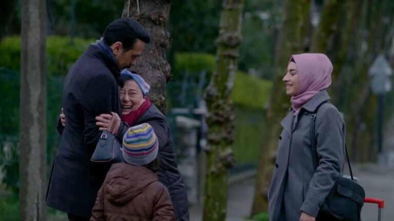 Elif odcinek 1061: Kiymet ma plan przejęcia rezydencji! Julide i Safak zgadzają się wrócić do domu! [Streszczenie + Zdjęcia]