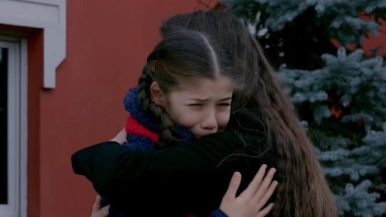 Elif odcinek 1064: Kerem zabrania Elif odejść z Melek! Obie znowu zostają rozdzielone! [Streszczenie + Zdjęcia]