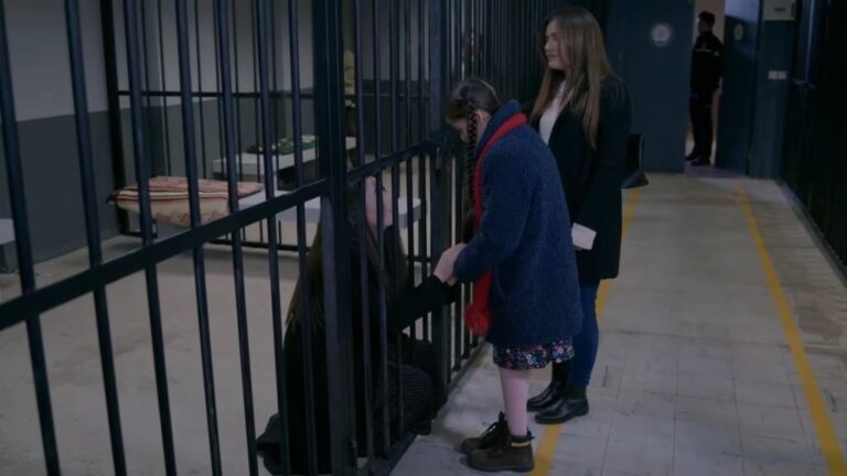 Elif odcinek 1067: Policjanci aresztują Melek! Mahir oznajmia matce, że odpowie za swoje czyny! [Streszczenie + Zdjęcia]