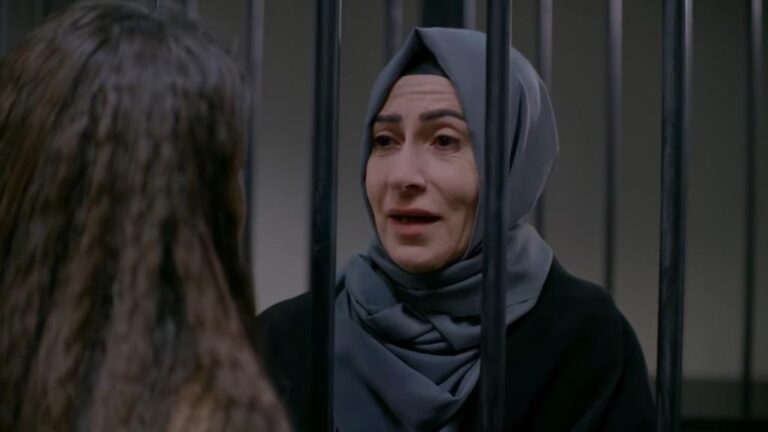 Elif odcinek 1072: Melek wyznaje Macide swoje prawdziwe imię! Elif zgadza się wrócić do rezydencji! [Streszczenie + Zdjęcia]