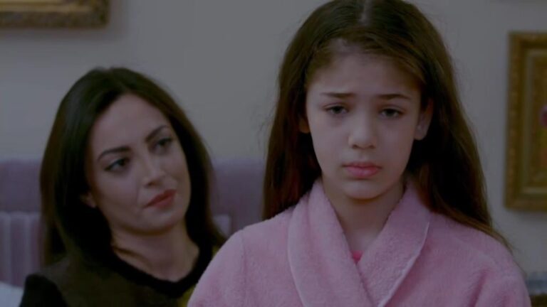 Elif odcinek 1080: Humeyra wyjawia Elif, że wie, że Melek jest jej mamą! Cicek wraca do celi! [Streszczenie + Zdjęcia]