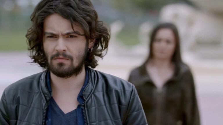 Elif odcinek 1157: Humeyra mówi bratu o Muracie! Kerem jest w szoku! [Streszczenie + Zdjęcia]