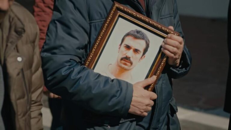 Miłość i przeznaczenie odc. 121 i 122: Śmierć Mehdiego! Mężczyzna umiera, ratując Zeynep i Mujgan! [Streszczenie + Zdjęcia]