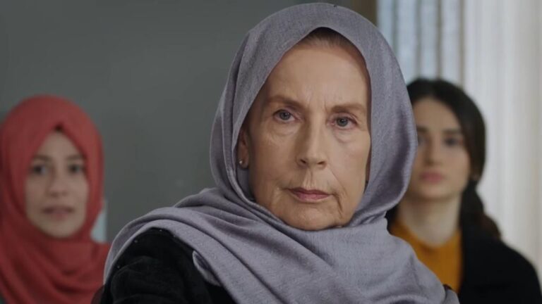 Przysięga odc. 679: Emir dowiaduje się, że Gulperi odwiedziła Ahmeta! Do posiadłości przyjeżdża ciotka Emira! [Streszczenie + Zdjęcia]