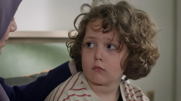 Przysięga odc. 804 i 805: Yigit sprawia problemy wychowawcze! Szantażysta Serveta włamuje się do domu Kemala! [Streszczenie + Zdjęcia]