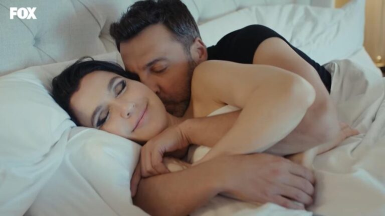 Zakazany owoc odcinek 319: Kaya i Ender wracają do siebie! Asuman i Yildiz zdają sobie sprawę, że nakręcono o nich serial!