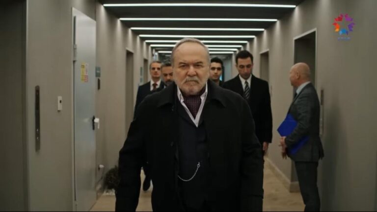 Złoty chłopak odcinek 66: Halis wraca do pracy w firmie! Sultan wyjawia Ifakat, że między Seyran i Yusufem jest coś więcej niż przyjaźń!