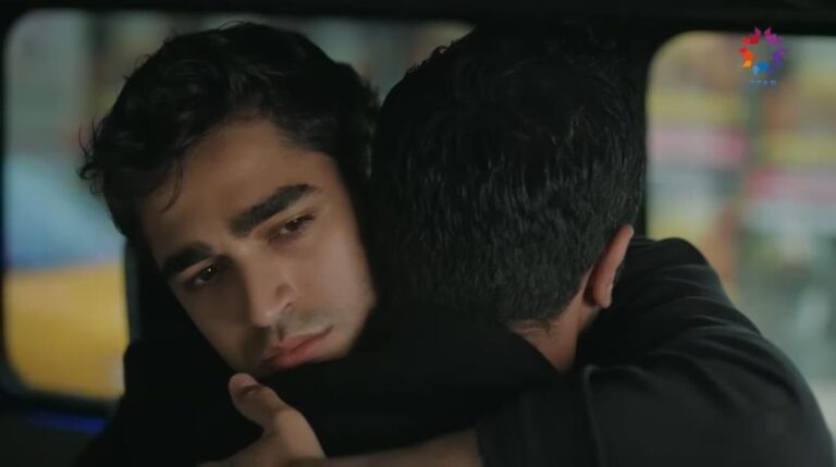 Złoty chłopak odcinek 93: Ferit konfrontuje się z rodziną Saffeta! Abidin przybywa mu z pomocą! Znowu są przyjaciółmi!