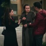 Przechodnie wykazują zainteresowanie Semrą.