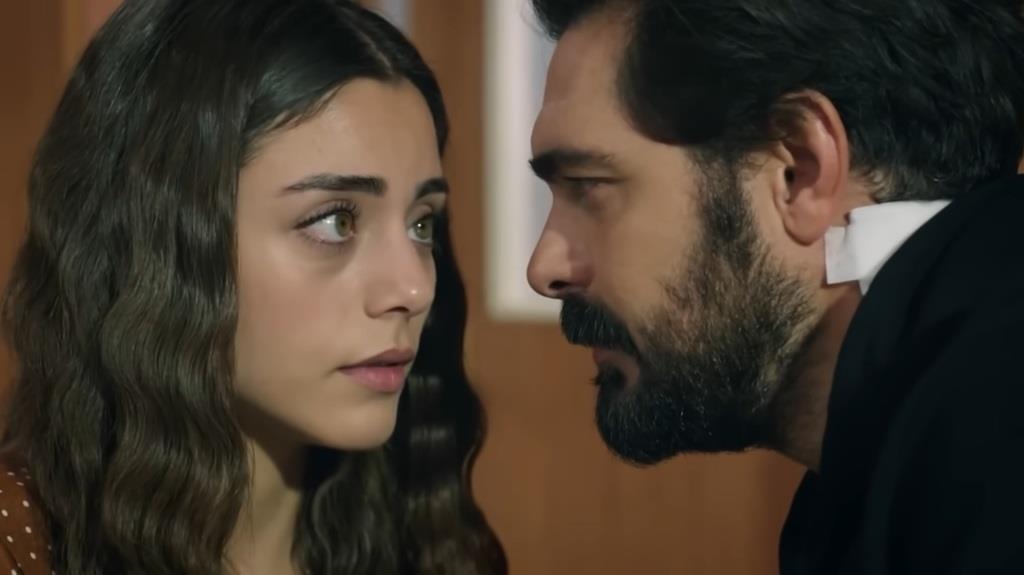 Kadr z 387. odcinka. Seher mówi Yamanowi, że go kocha.