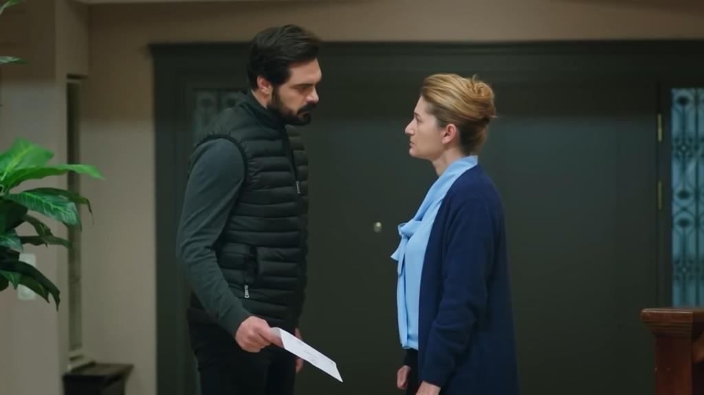 Kadr z 412. odcinka "Dziedzictwa". Yaman odrzuca propozycję mamy.