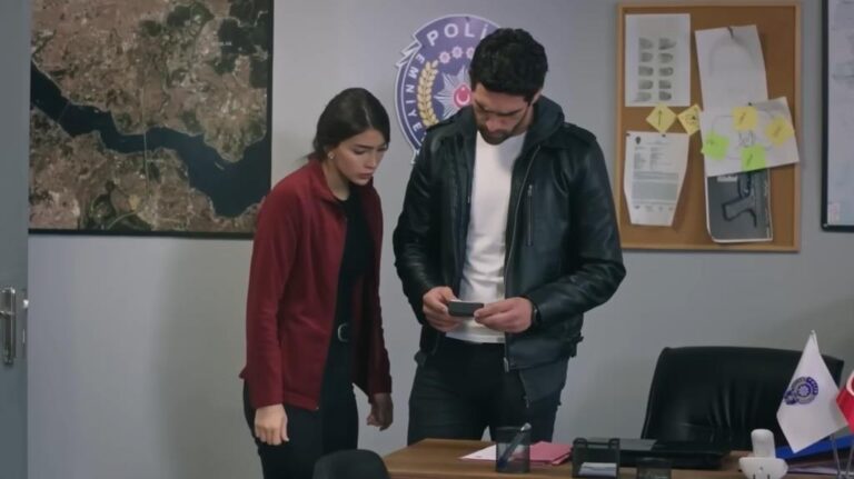 Duygu i Ali na komisariacie.