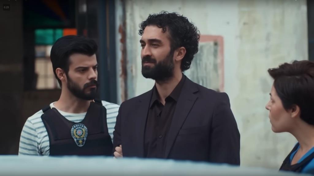 Volkan, Hiena Ercan i Kara.