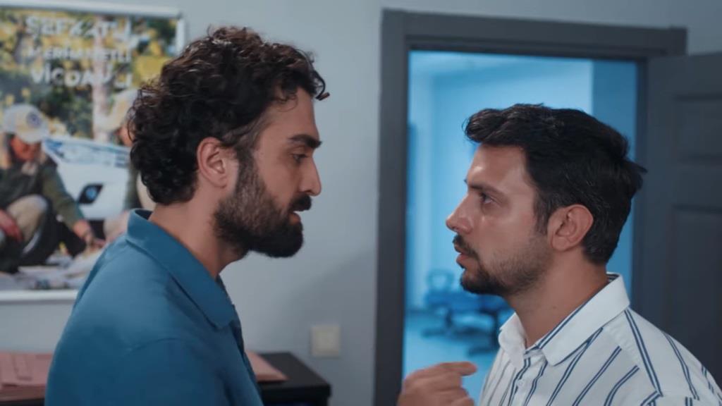Ferit i Koray twarzą w twarz.