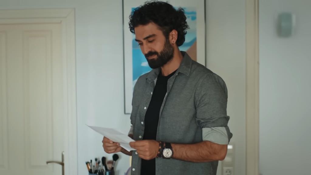 Ferit zapoznaje się z listą marzeń Ayse.