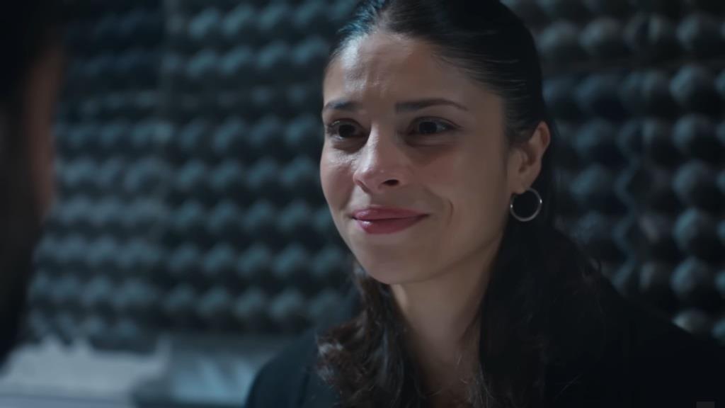 Ayse jest wzruszona ratunkiem Ferita.