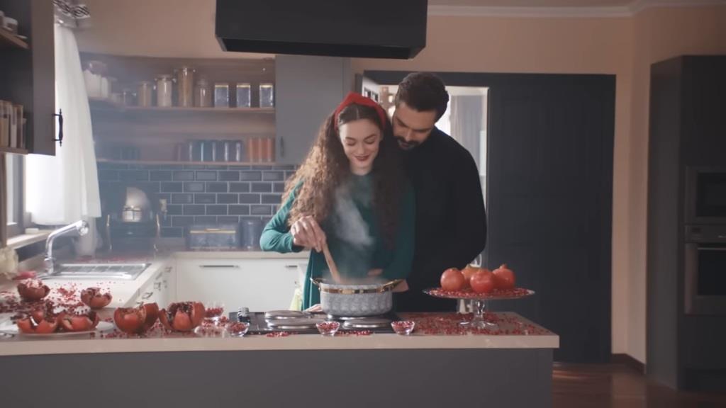 Yaman i Nana gotują.