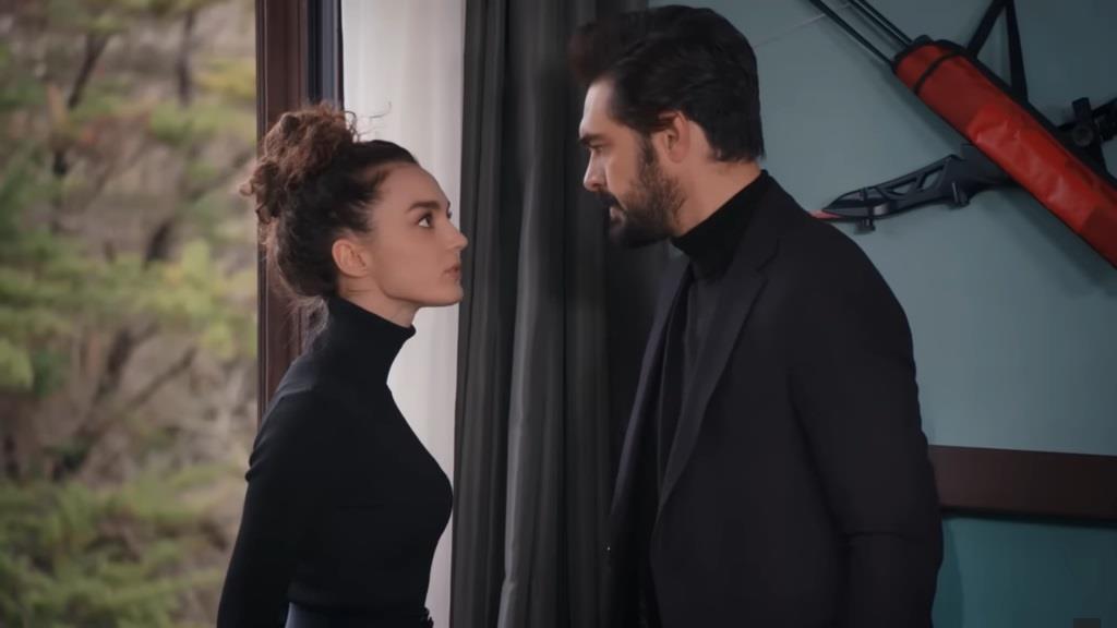 Nana i Yaman prowadzą zabawną sprzeczkę.