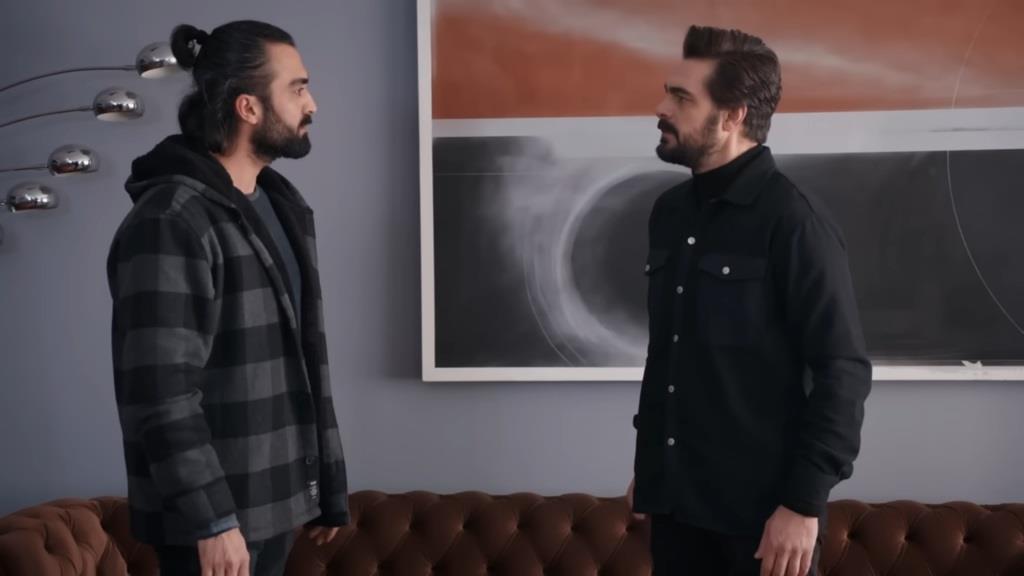 Ferit namawia Yamana na ślub z Naną, oznajmiając, że chętnie zostanie ich świadkiem.