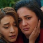 Elif obejmuje ciocię, która jest już przytomna.