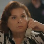 W 48. odcinku serialu “Miłość i nadzieja” Naciye znajduje się w sali widzeń w więzieniu. Siedzi przed szybą, trzymając słuchawkę przy uchu.