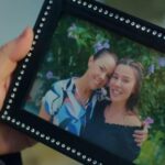 Zdjęcie, na którym znajdują się Gonul i Zeynep.