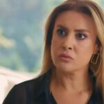 Belkis patrzy groźnie na Zeynep.