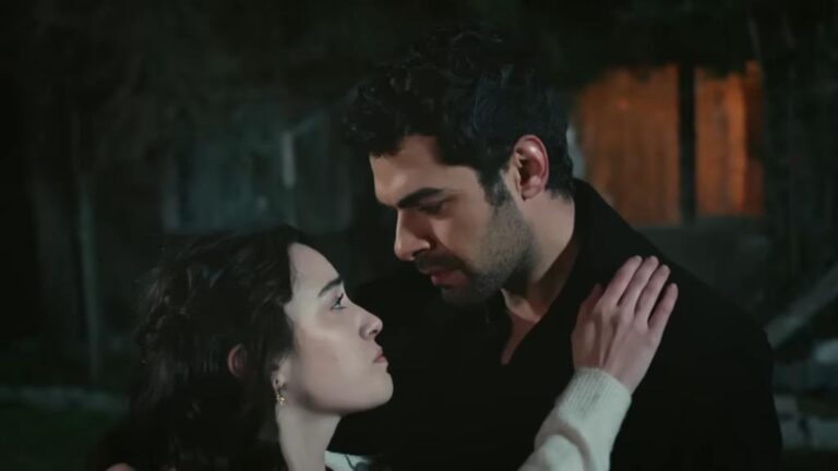 Halil znajduje Zeynep przed chatą i podnosi ją.