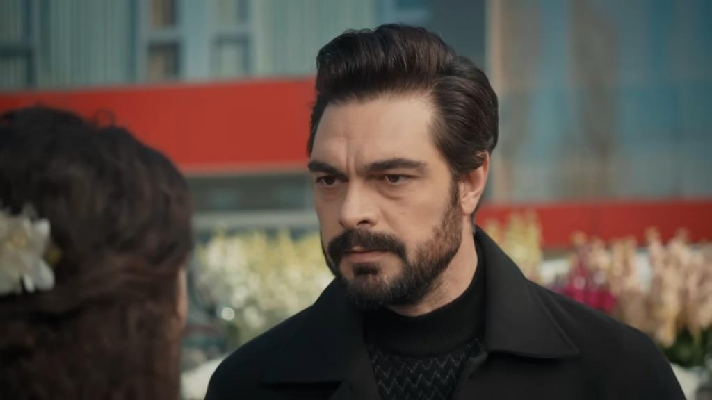 Yaman mówi Nanie, że to z nim weźmie ślub.