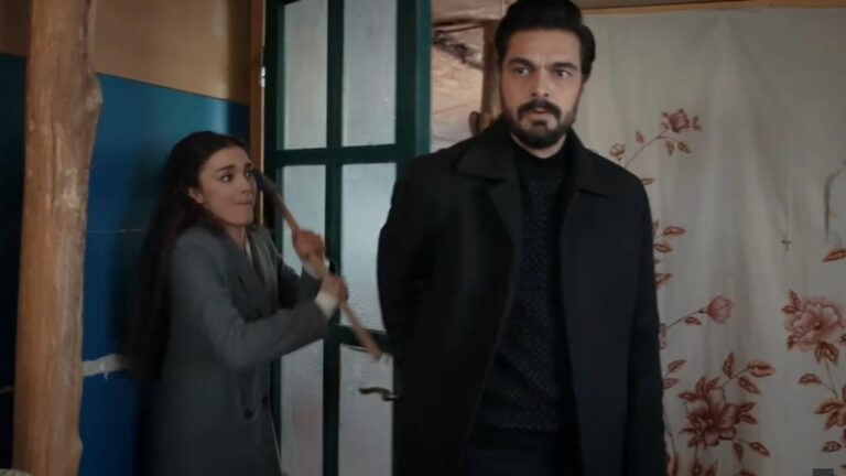 Nana atakuje Yamana łopatą.