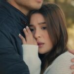 Zeynep przytula się do Egego.