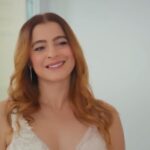 Firdevs w sukni ślubnej.